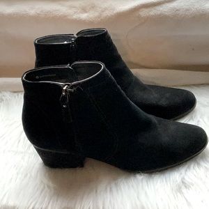 Blondo - waterproof booties - black suede -9.5 - functional zipper on bo…